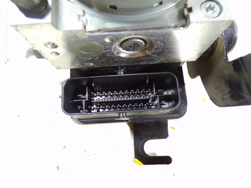 Recambio de abs para dacia dokker express 1.6 16v 110 referencia OEM IAM 476608628R 476600078R 10022006554