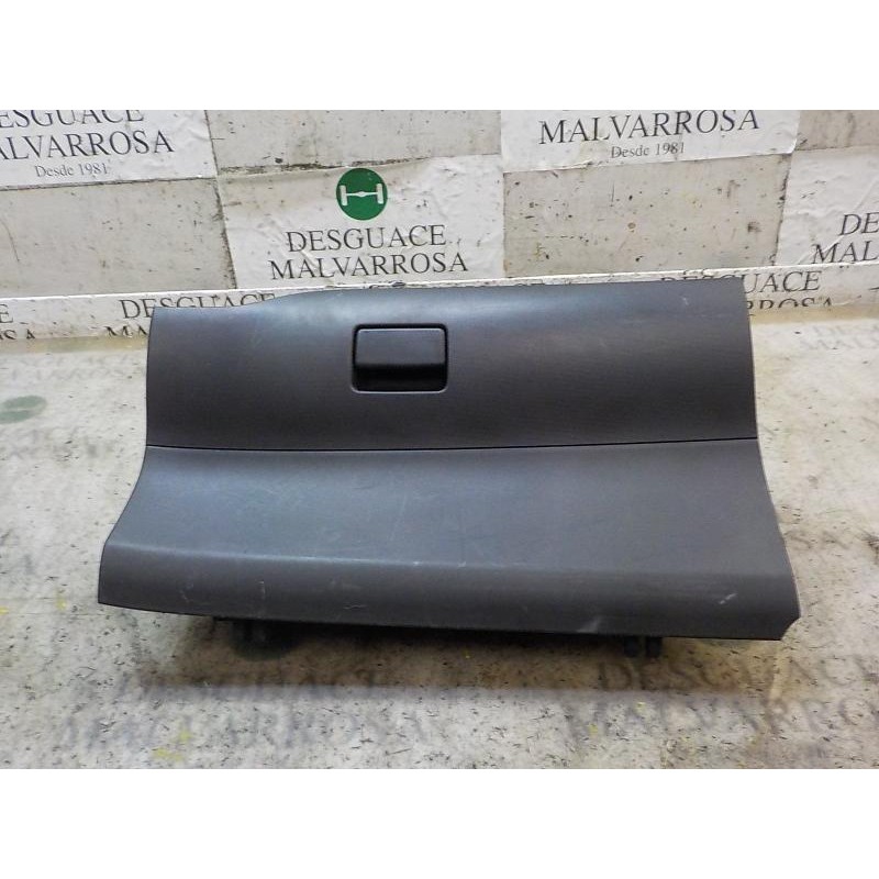 Recambio de guantera para toyota auris 2.0 d-4d cat referencia OEM IAM 5555002130B0  