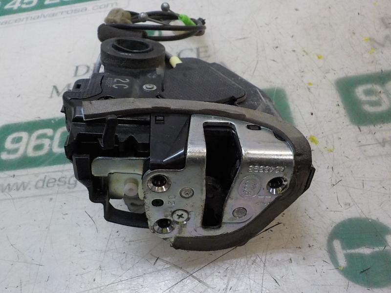 Recambio de cerradura puerta trasera derecha para toyota rav 4 2.0 d-4d cat referencia OEM IAM 6905042021  