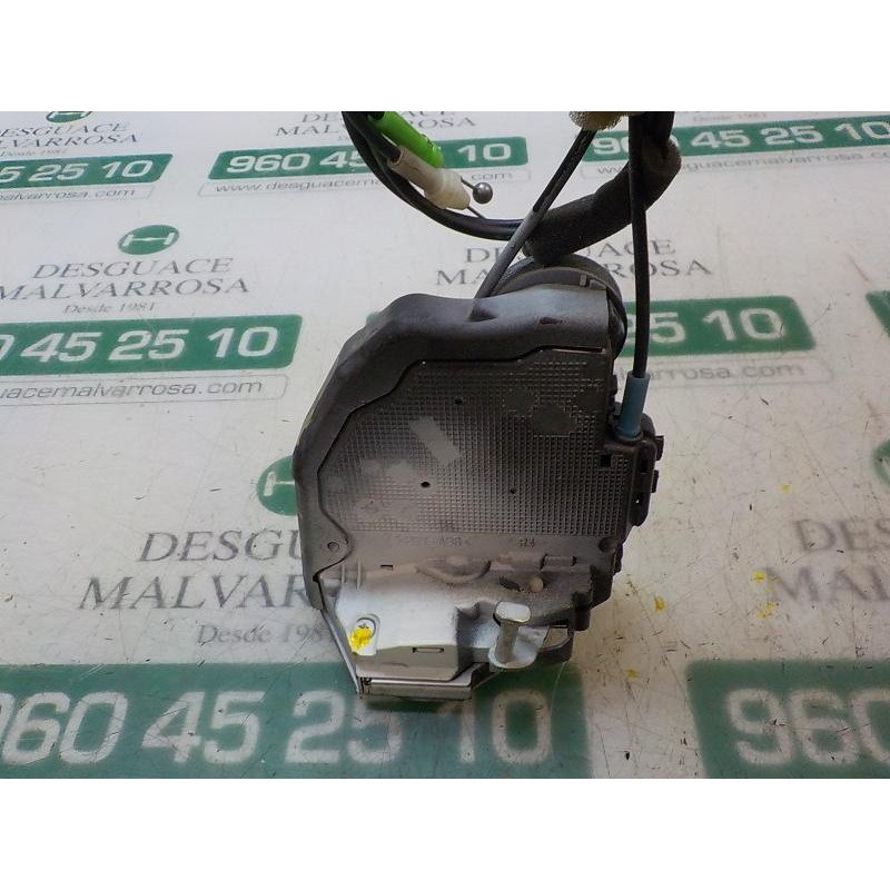 Recambio de cerradura puerta trasera derecha para toyota rav 4 2.0 d-4d cat referencia OEM IAM 6905042021  