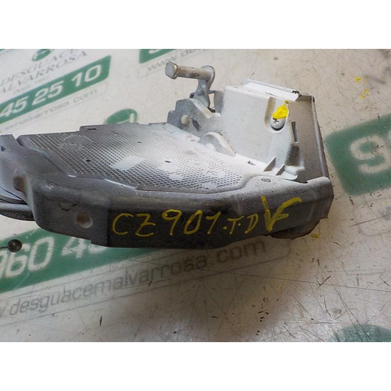 Recambio de cerradura puerta trasera derecha para toyota rav 4 2.0 d-4d cat referencia OEM IAM 6905042021  