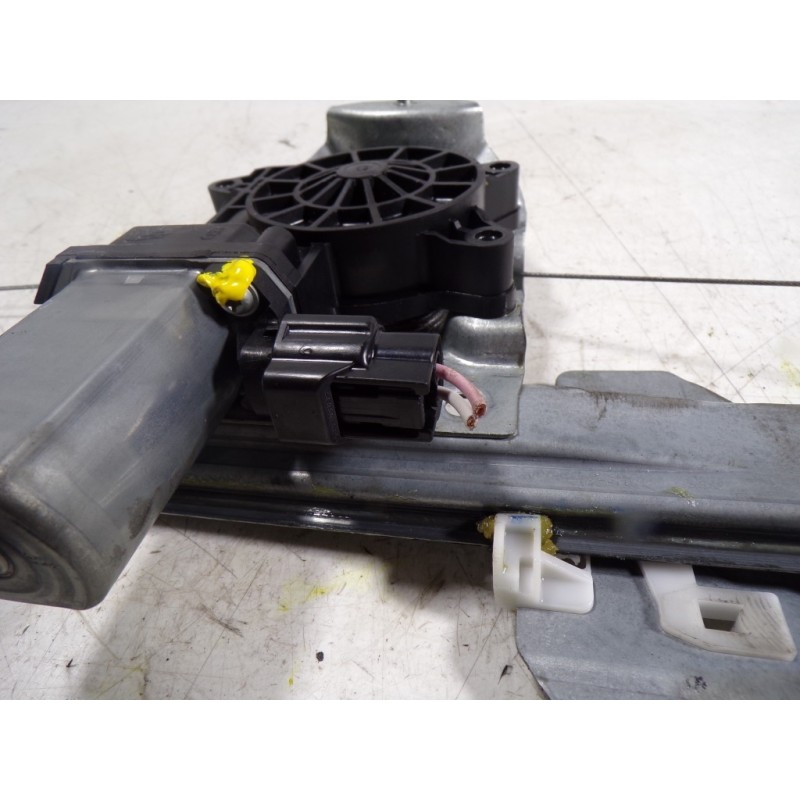 Recambio de elevalunas delantero izquierdo para dacia dokker express 1.6 16v 110 referencia OEM IAM 807213915R 128001472B 128001