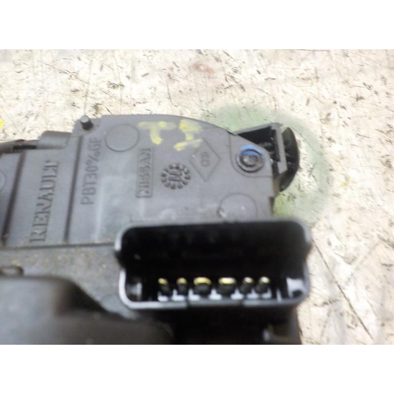 Recambio de cerradura puerta trasera izquierda para renault scenic iii 1.5 dci diesel fap referencia OEM IAM 825030032R  