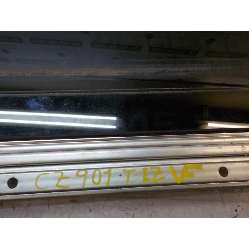 Recambio de cristal puerta trasero izquierdo para toyota rav 4 2.0 d-4d cat referencia OEM IAM 6811442150  