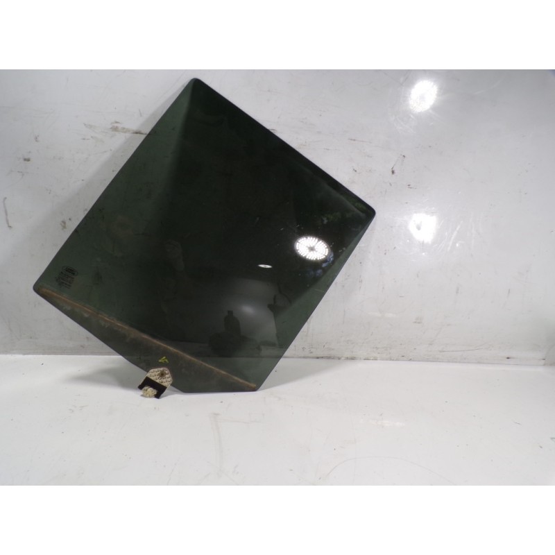 Recambio de cristal puerta trasero izquierdo para land rover discovery 4 tdv6 se referencia OEM IAM CVB500290  