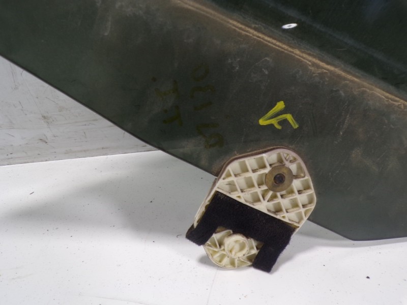 Recambio de cristal puerta trasero izquierdo para land rover discovery 4 tdv6 se referencia OEM IAM CVB500290  