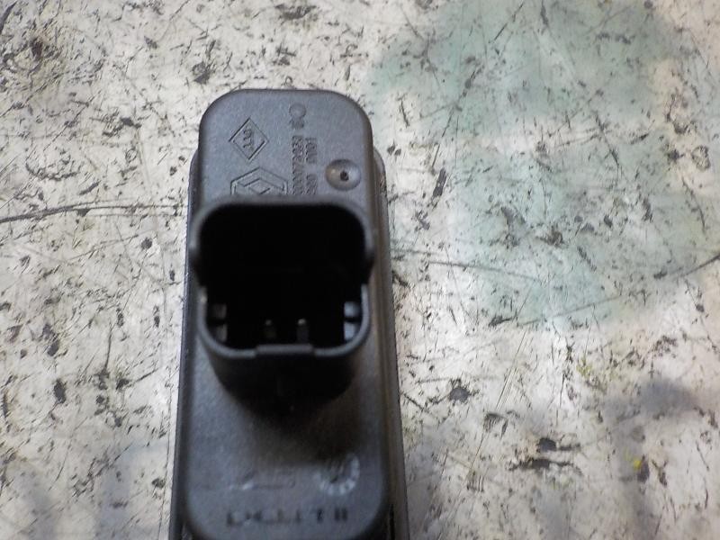 Recambio de maneta porton para renault scenic iii 1.5 dci diesel fap referencia OEM IAM 8200076256  