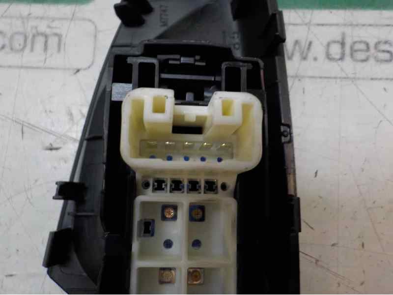 Recambio de mando elevalunas delantero derecho para toyota aygo 1.0 vvti referencia OEM IAM 848100D030  