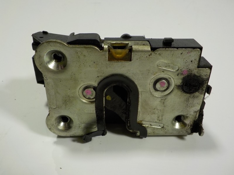 Recambio de cerradura puerta trasera izquierda para dacia lodgy 1.2 16v tce cat referencia OEM IAM 825032860R  