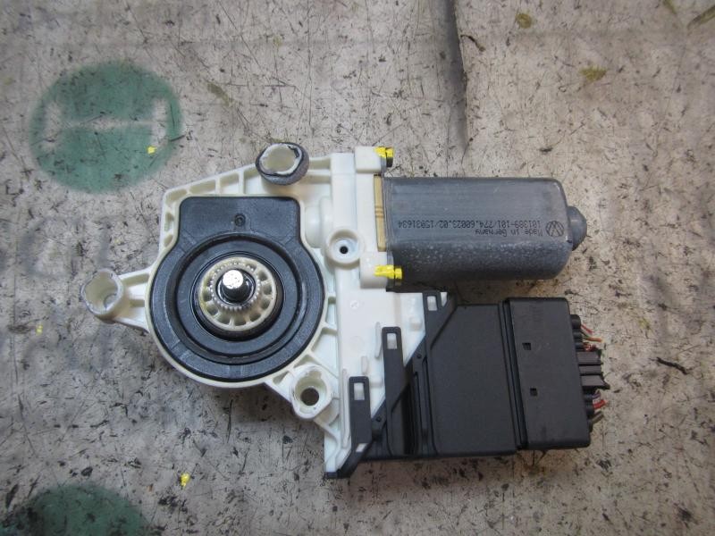 Recambio de motor elevalunas trasero izquierdo para volkswagen golf iv berlina (1j1) conceptline referencia OEM IAM   