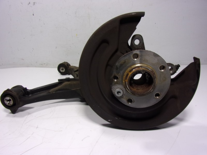 Recambio de mangueta trasera izquierda para volkswagen t6 transporter 2.0 tdi referencia OEM IAM 7E0501071  7H0401611H