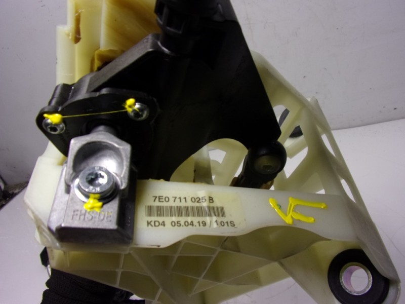 Recambio de palanca cambio para volkswagen t6 transporter 2.0 tdi referencia OEM IAM 7E0711025B 7E0711025B 7E1711877C