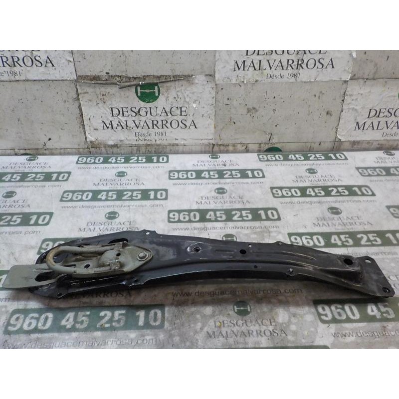 Recambio de travesaño inferior para toyota corolla (e12) 2.0 turbodiesel cat referencia OEM IAM   