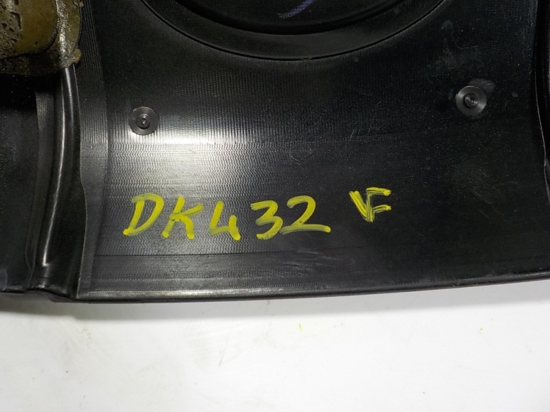 Recambio de tapa motor para lexus is 300h referencia OEM IAM 1260136130  