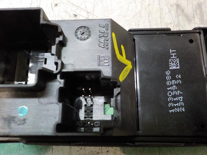 Recambio de mando elevalunas delantero derecho para opel insignia berlina excellence referencia OEM IAM   