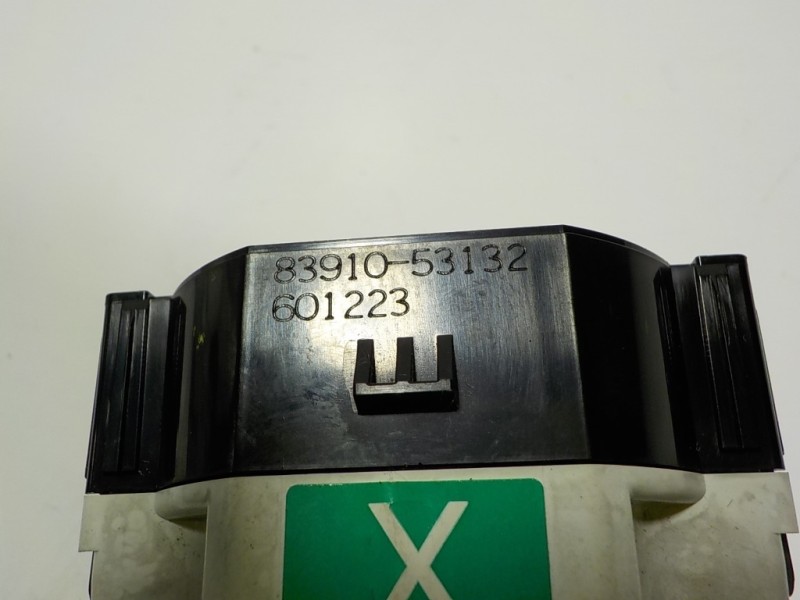 Recambio de modulo electronico para lexus is 300h referencia OEM IAM 8391053132 8391053132 