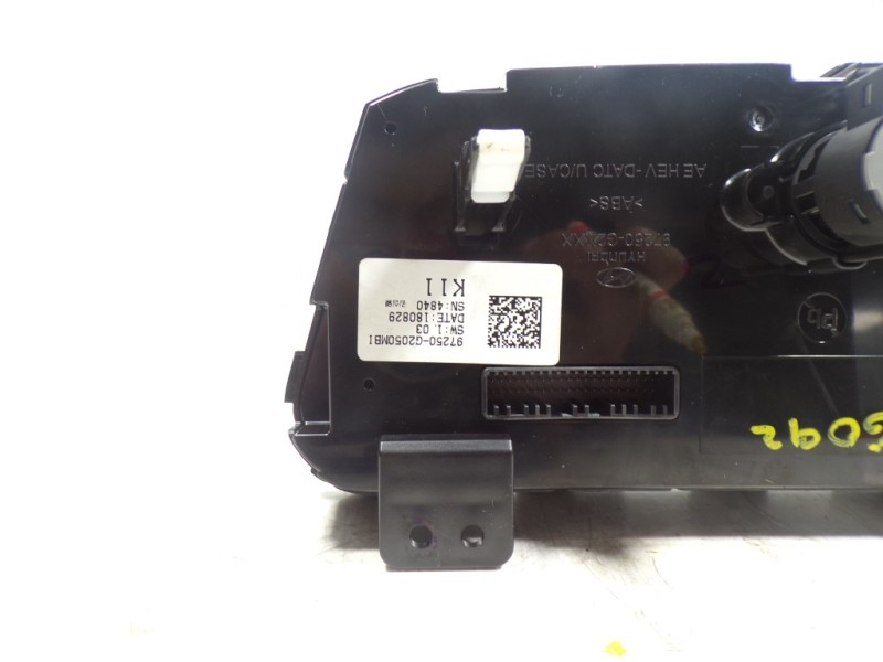 Recambio de mando climatizador para hyundai ioniq hybrid referencia OEM IAM 97250G2050MBI 97250G2050 