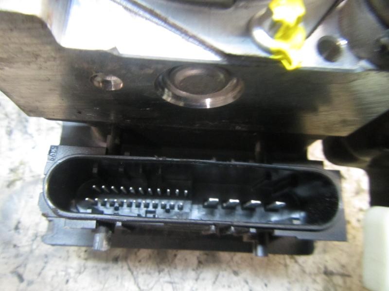 Recambio de abs para dacia sandero ambiance referencia OEM IAM 8201063079 0265262718 0265262718