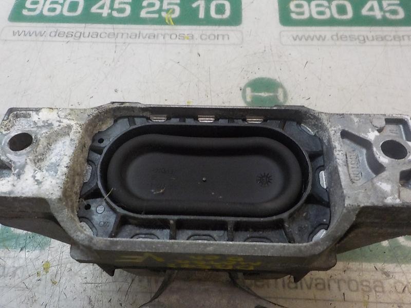 Recambio de soporte motor derecho para opel insignia berlina selective referencia OEM IAM 13227717  