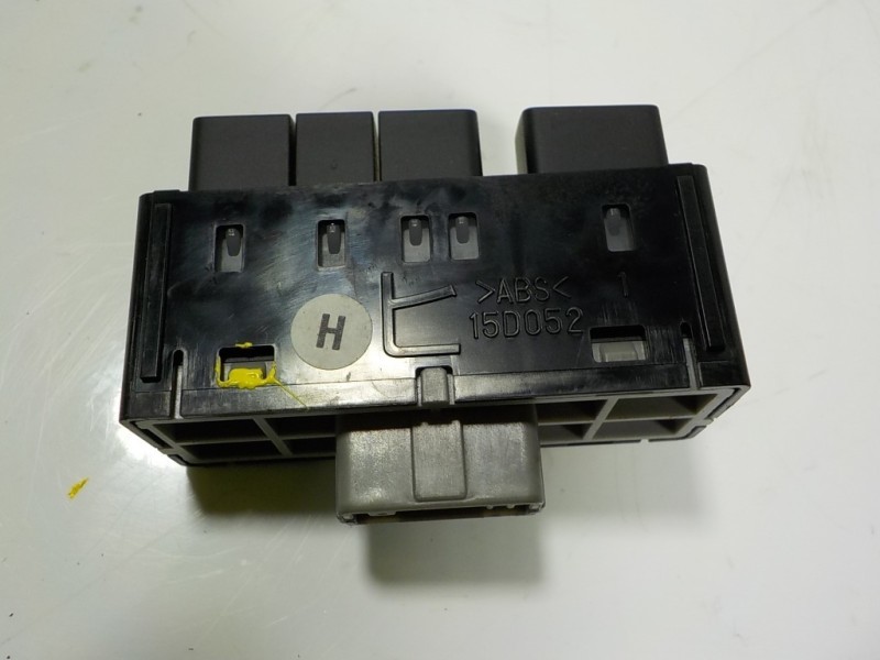Recambio de modulo electronico para lexus is 300h referencia OEM IAM 8497553011 15D052 