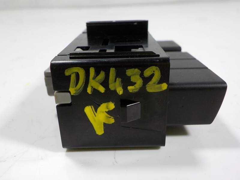 Recambio de modulo electronico para lexus is 300h referencia OEM IAM 8497553011 15D052 