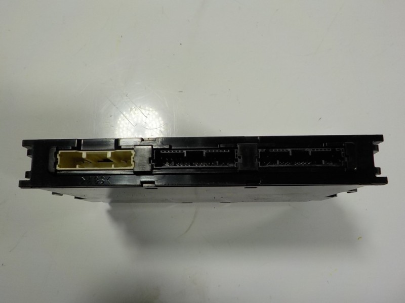 Recambio de modulo electronico para lexus is 300h referencia OEM IAM 8999053390 8999053390 