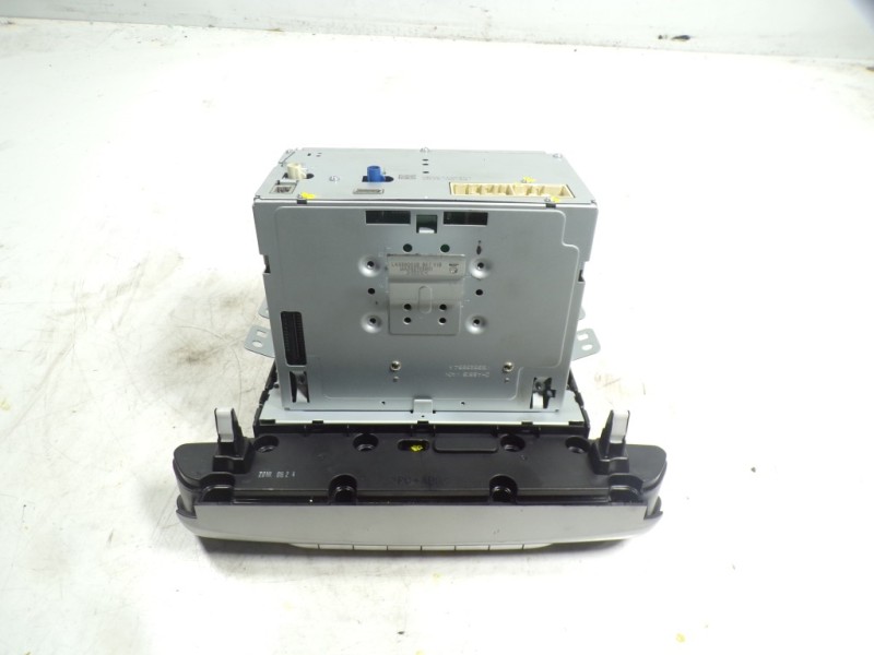 Recambio de pantalla multifuncion para hyundai ioniq hybrid referencia OEM IAM 96550G2251PGB 96550G2251 