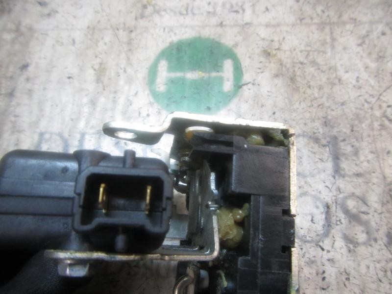 Recambio de cerradura puerta delantera derecha para dacia sandero ambiance referencia OEM IAM 8200735224  