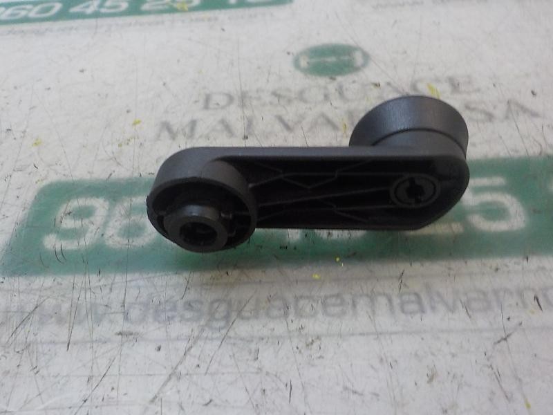 Recambio de maneta elevalunas trasera derecha para opel insignia berlina selective referencia OEM IAM 13288655  