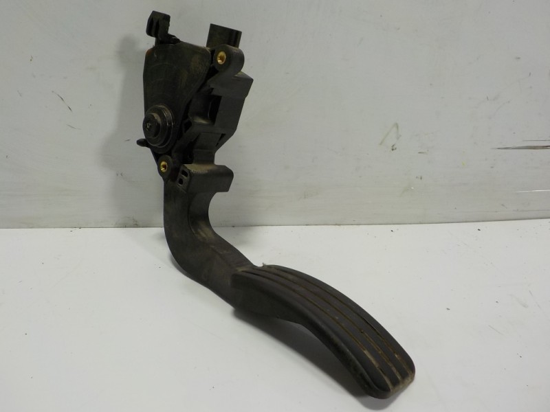 Recambio de potenciometro pedal para dacia lodgy 1.2 16v tce cat referencia OEM IAM 180023122R 14714A 