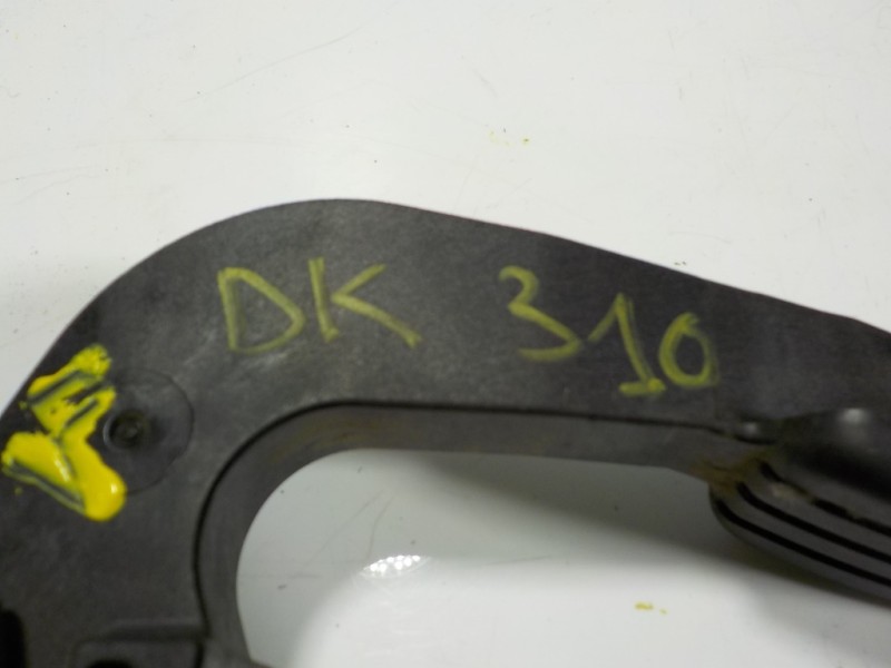 Recambio de potenciometro pedal para dacia lodgy 1.2 16v tce cat referencia OEM IAM 180023122R 14714A 