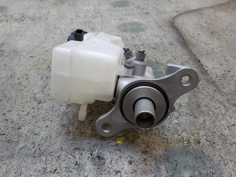 Recambio de bomba freno para renault clio iv 0.9 referencia OEM IAM 460111938R  