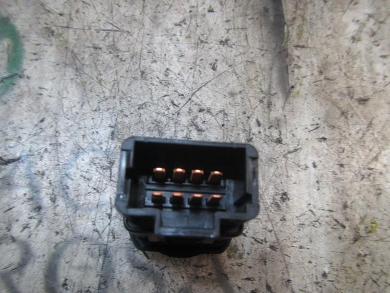 Recambio de warning para dacia sandero ambiance referencia OEM IAM 252905315R  