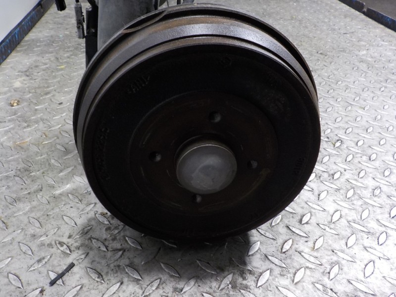 Recambio de puente trasero para dacia lodgy 1.2 16v tce cat referencia OEM IAM 555114672R  