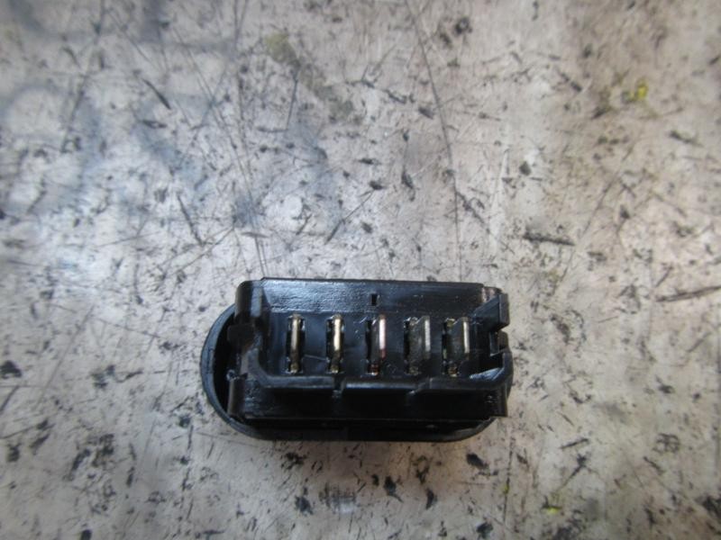 Recambio de mando elevalunas delantero izquierdo para dacia sandero ambiance referencia OEM IAM 8200602227  