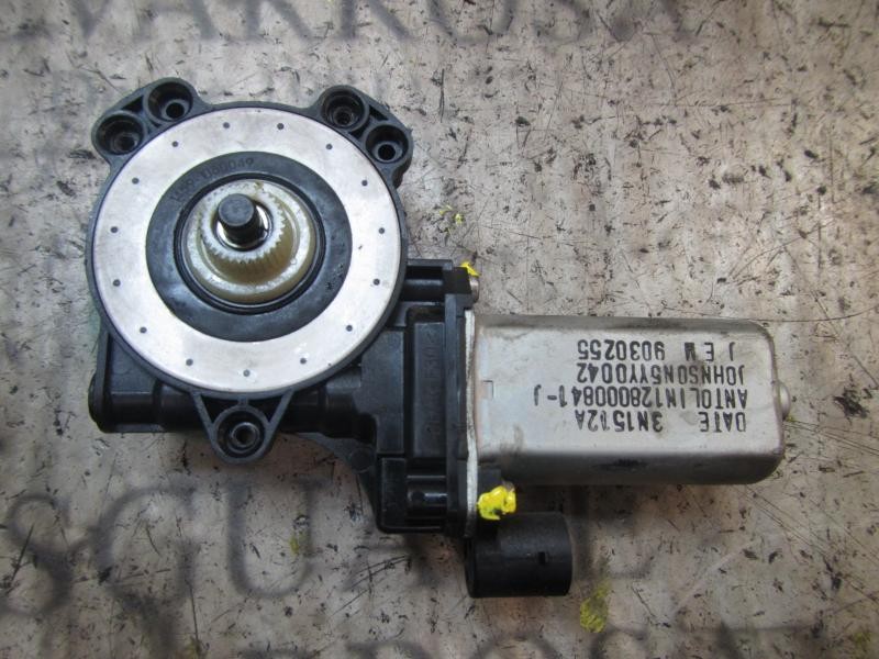 Recambio de motor elevalunas delantero izquierdo para dacia sandero ambiance referencia OEM IAM 8200733829  