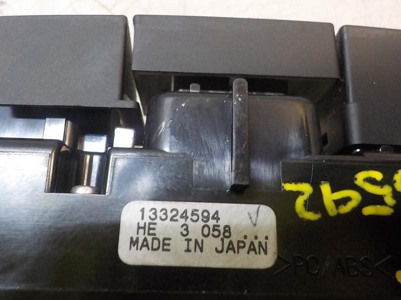 Recambio de warning para opel insignia berlina selective referencia OEM IAM 13324594  