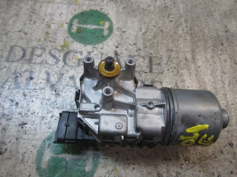 Recambio de motor limpia delantero para dacia sandero ambiance referencia OEM IAM 8200619512 0390241544 0390241544