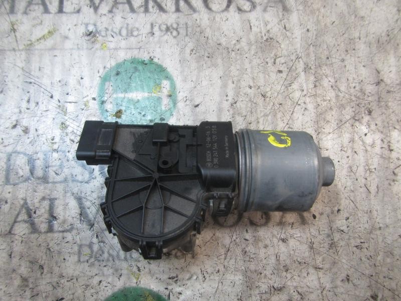 Recambio de motor limpia delantero para dacia sandero ambiance referencia OEM IAM 8200619512 0390241544 0390241544