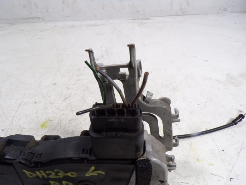 Recambio de cerradura puerta delantera derecha para hyundai ix20 1.4 crdi cat referencia OEM IAM 813201K020  