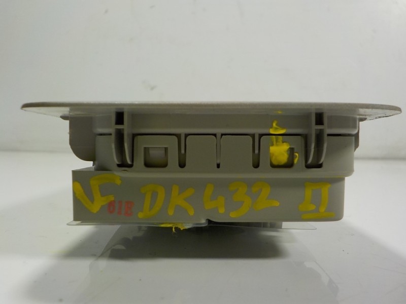 Recambio de piloto interior para lexus is 300h referencia OEM IAM 8136053030B0  