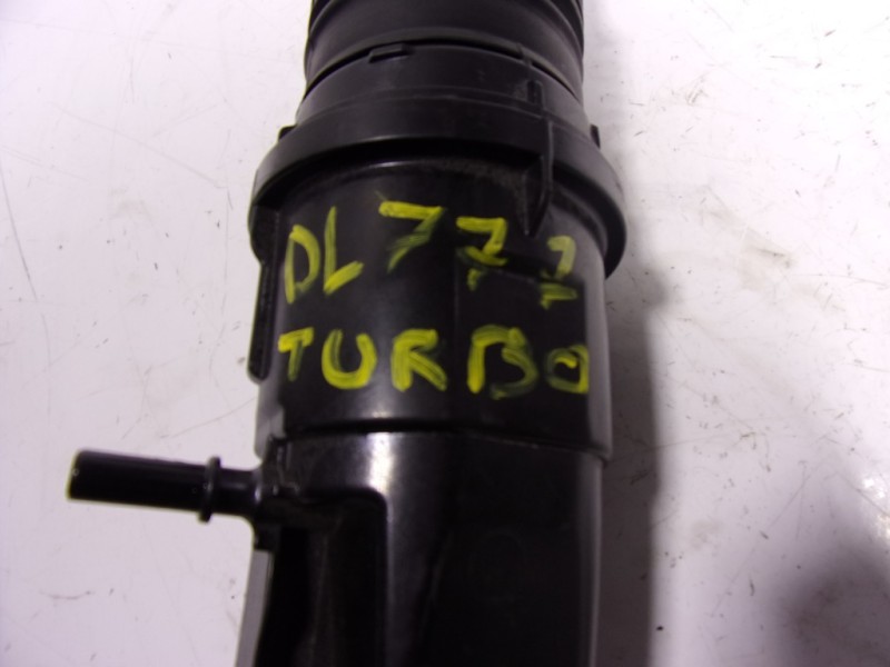 Recambio de tubo intercooler para citroën c3 aircross 1.2 12v e-thp referencia OEM IAM 9833016780  