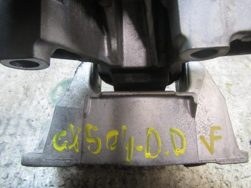 Recambio de soporte motor derecho para dacia sandero ambiance referencia OEM IAM 112100627R  