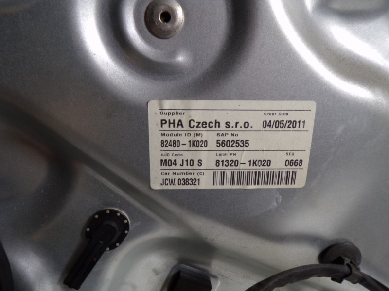 Recambio de elevalunas delantero derecho para hyundai ix20 1.4 crdi cat referencia OEM IAM 824811K000 824801K020 