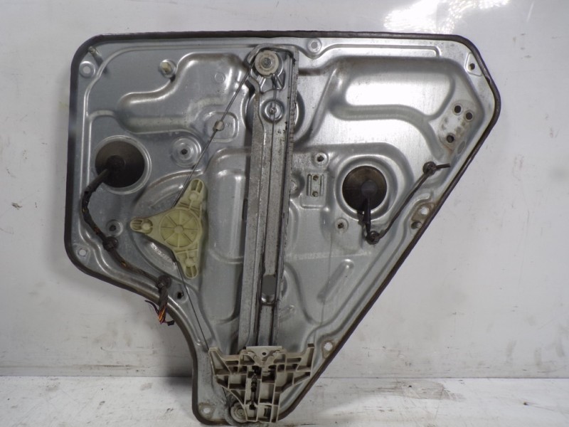 Recambio de elevalunas trasero izquierdo para hyundai ix20 1.4 crdi cat referencia OEM IAM 834711K010 834701K010 