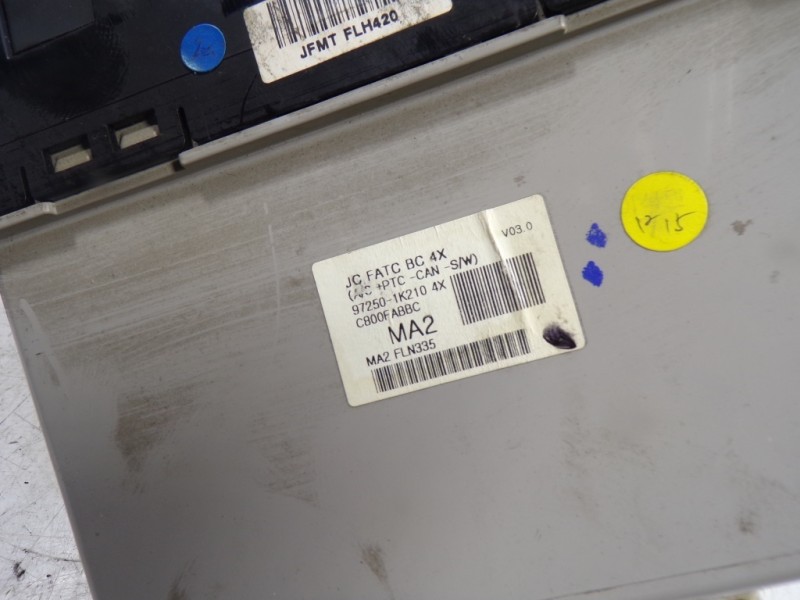 Recambio de mando climatizador para hyundai ix20 1.4 crdi cat referencia OEM IAM 972501K2104X 972501K210 C800FABBC