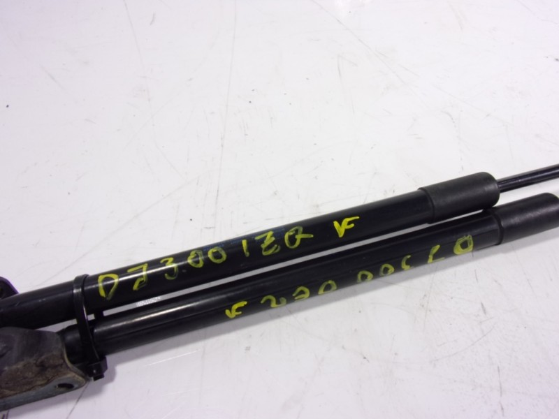 Recambio de amortiguadores maletero / porton para skoda yeti 1.2 tsi referencia OEM IAM 5L6827550  