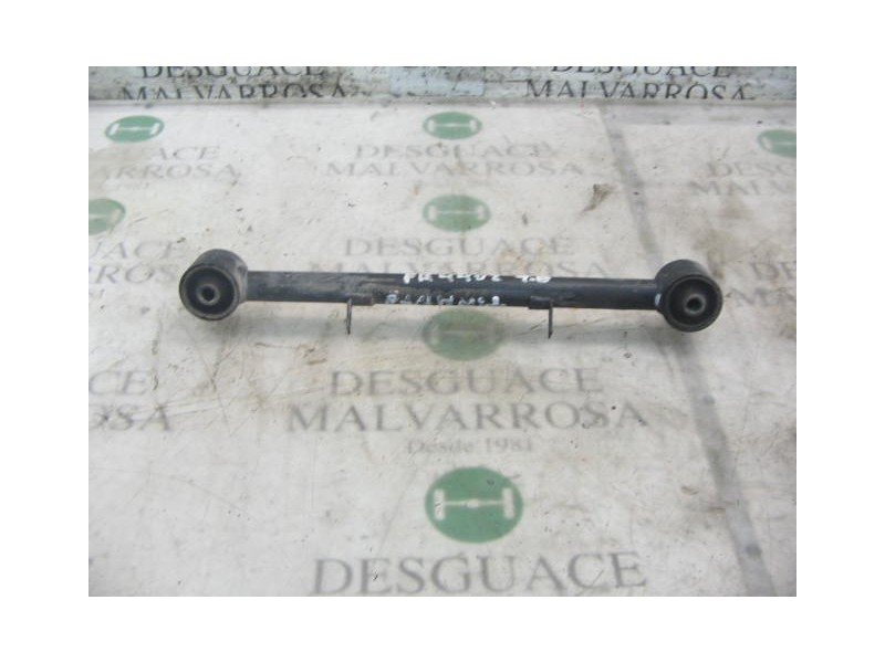 Recambio de tirante trasero derecho para kia carnival ii 2.9 cdri ex referencia OEM IAM   