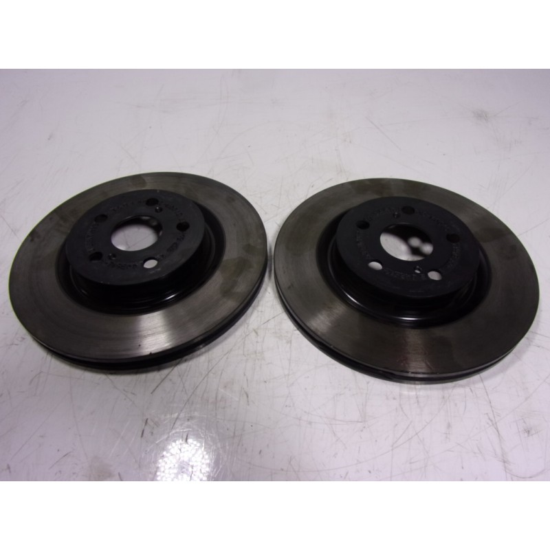 Recambio de disco freno delantero para toyota yaris 1.5 vvti hev referencia OEM IAM 43512K0010  