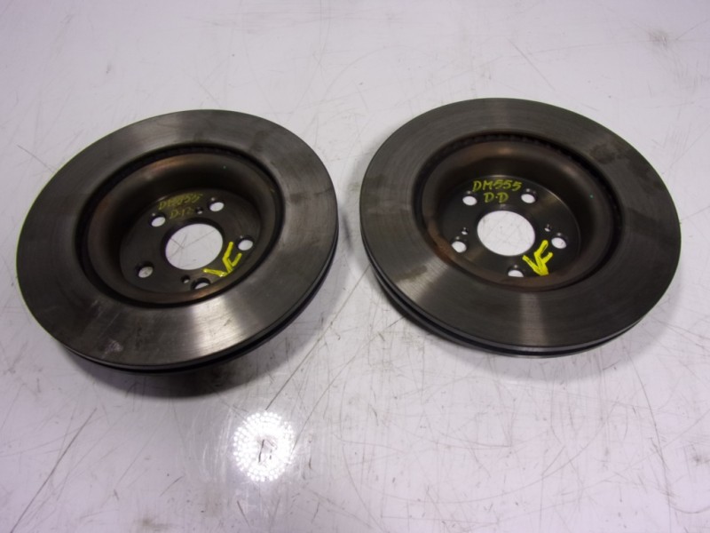 Recambio de disco freno delantero para toyota yaris 1.5 vvti hev referencia OEM IAM 43512K0010  